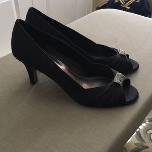 Black dress barns open-toed heels